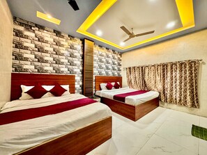 Family Room | Free WiFi - Shri Prakash Dham (Vrindavan)