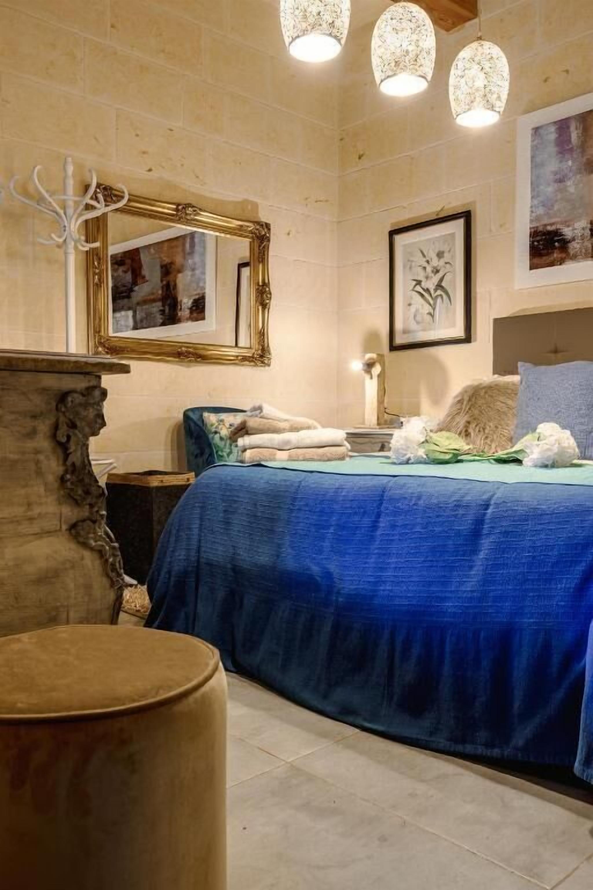 Rideaux occultants, fer et planche à repasser, Wi-Fi gratuit