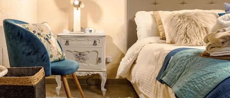 Comfort Double Room | Blackout drapes, iron/ironing board, free WiFi