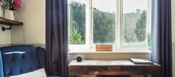 Cosy Matlock Cottage with Valley Views