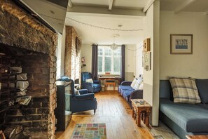 TV, fireplace, offices