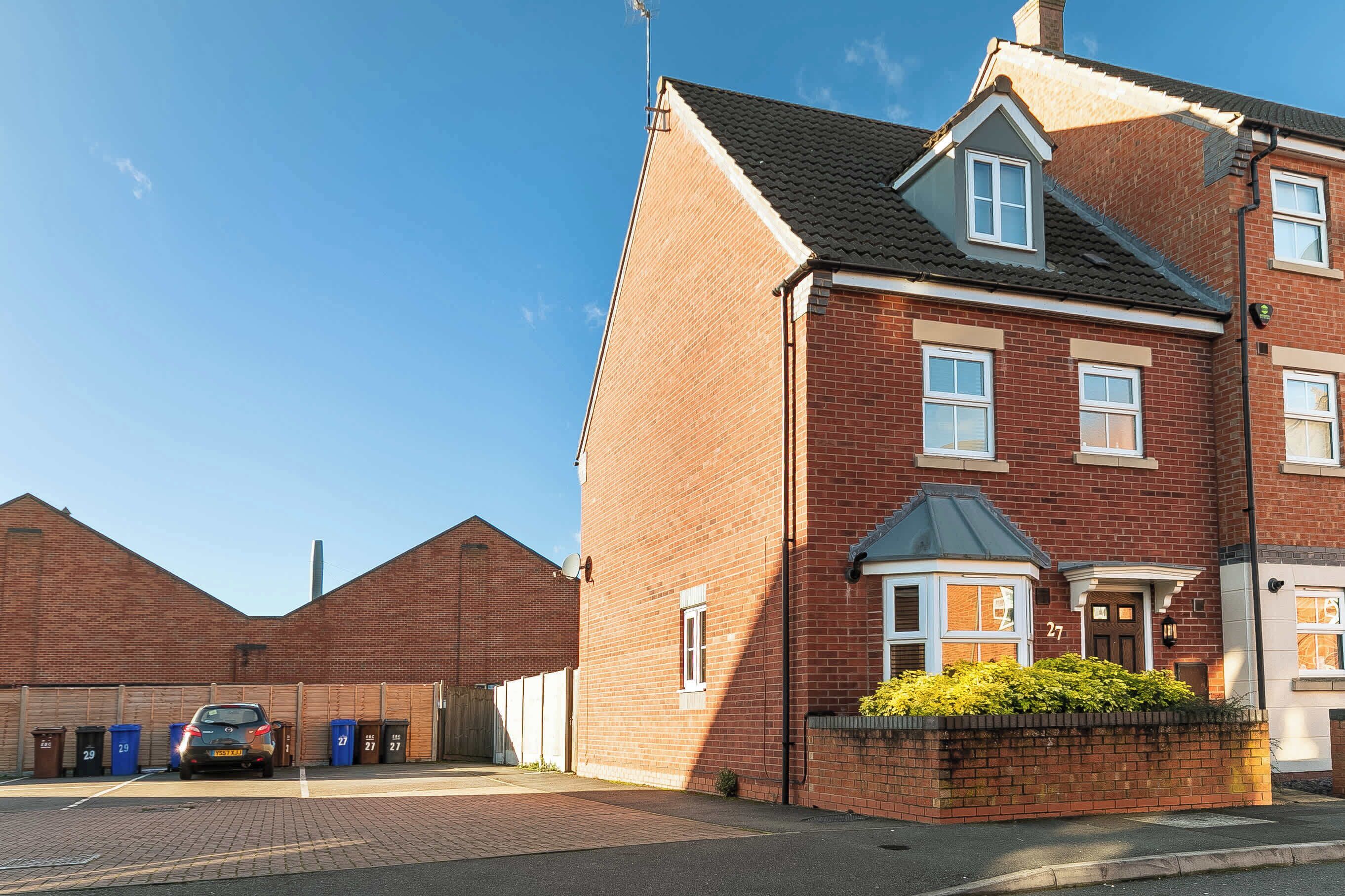 Spacious modern 4 bed townhouse in Long Eaton by Gough Groves