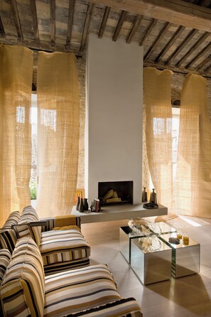 Smart TV - Luxury modern Apartment at Ponte Vecchio (Firenze)