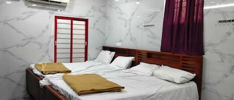 Egyptian cotton sheets, premium bedding, free WiFi