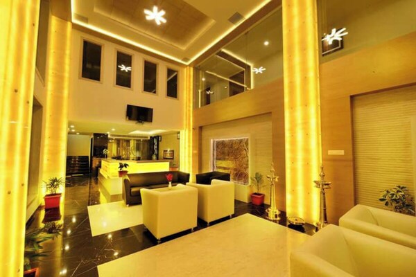 Hotel Mahis Gateway - Coimbatore
