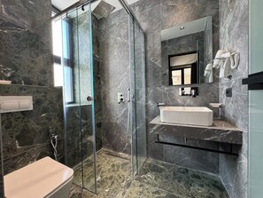 Fyrbäddsrum - balkong | Badrum