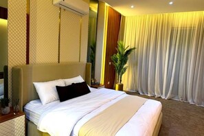 Iron/ironing board, WiFi, bed sheets - Luxurious 6-Bedroom Villa with Private Pool – Your Perfect Retreat (New Cairo 1)