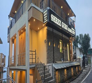 Exterior detail - Shree Guru Homestay (Kosiyakutoli)