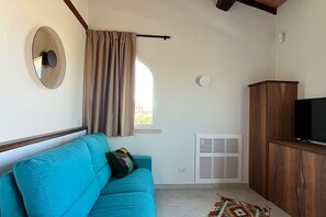 Living area - Vrbo Property (Canino)