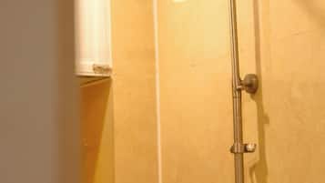 Deluxe Studio, Patio, City View | Bathroom