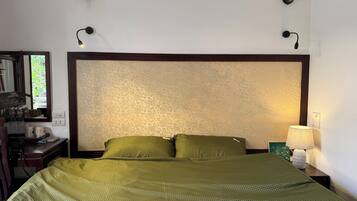 Deluxe Studio, Patio, City View | Free WiFi