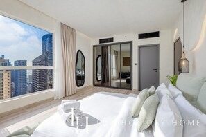 Una scrivania, ferro/asse da stiro, Wi-Fi, lenzuola