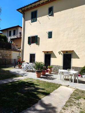 Outdoor dining - Casa Relax in the Countryside (Pomino)