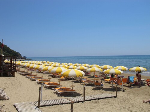 Stunning  villa for 3 people with WIFI, A/C, TV and balcony