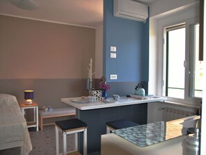 Interior - Wonderful  villa for 3 guests with A/C, WIFI, TV and balcony (Sperlonga)