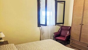 1 Schlafzimmer, Reisekinderbett, kostenloses WLAN, Bettwäsche