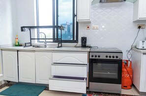 Private kitchen - State House Road Luxurious 3 Bedrooms Suit. (Nairobi)
