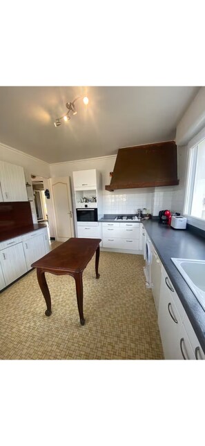 Private kitchen - Large family home 50m from the beach (Asnelles)