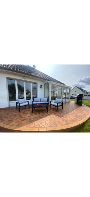 Terrace/patio - Large family home 50m from the beach (Asnelles)
