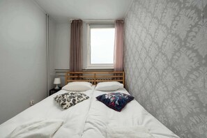 Bügeleisen/Bügelbrett, Reisekinderbett, WLAN, Bettwäsche