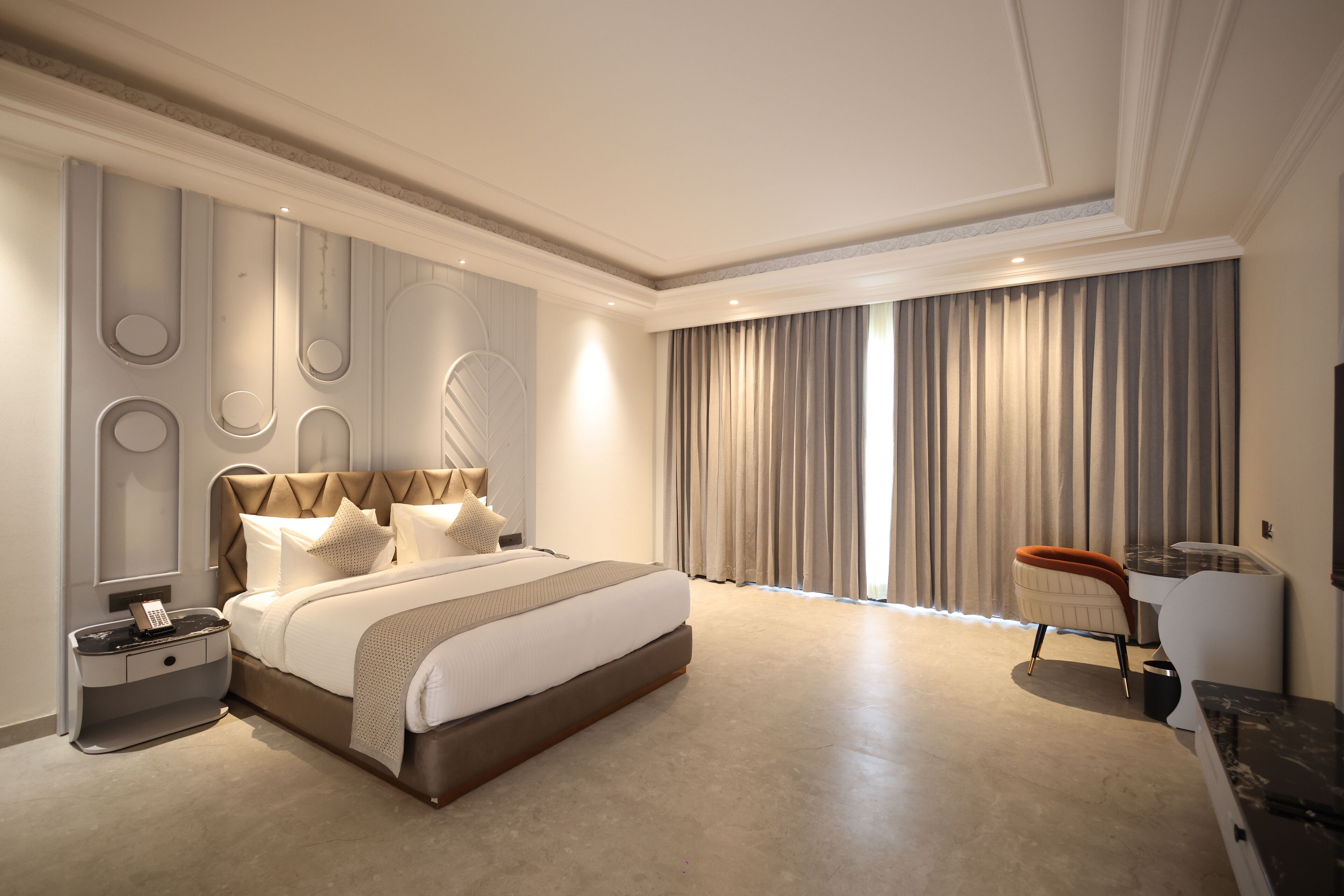 Presidential Suite | In-room safe, blackout curtains, iron/ironing board, free WiFi