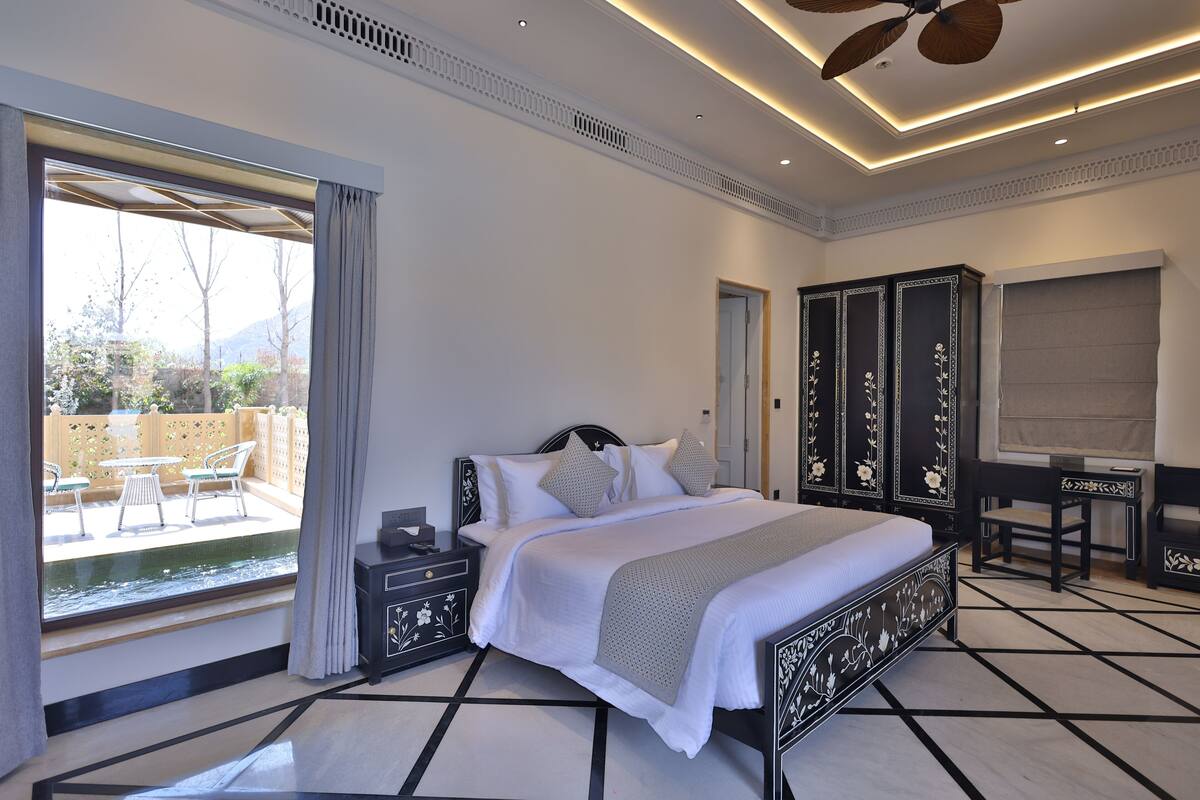 In-room safe, blackout curtains, iron/ironing board, free WiFi