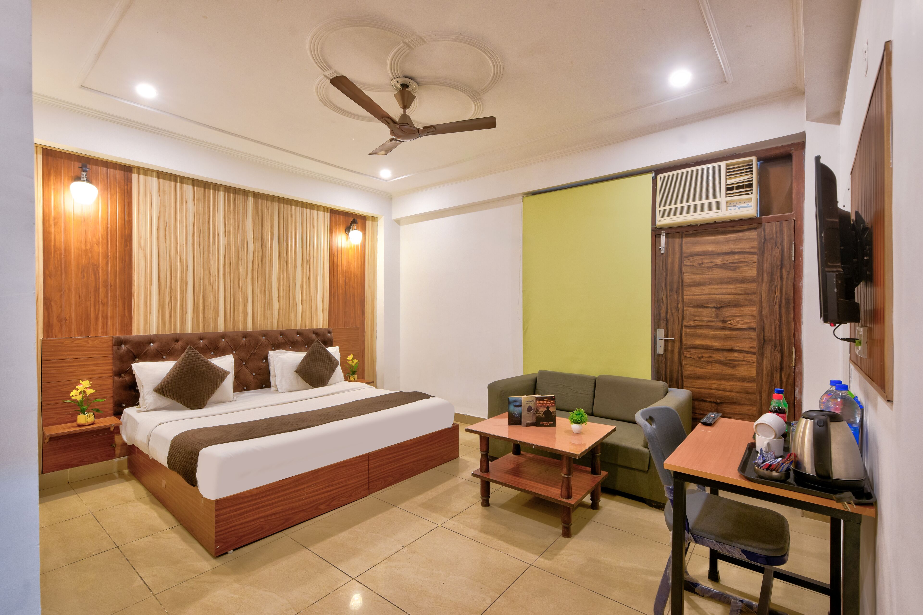 Deluxe Room, 1 King Bed | Free WiFi