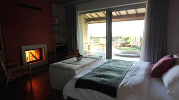 Escrivaninha, espaço de trabalho para notebook, quartos à prova de som