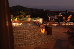 รับประทานอาหารกลางแจ้ง