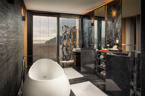 Luxury Suite, Balcony, Sea View | Bathroom | Hair dryer, slippers, towels, soap - Lov'inn Kazdağları (Ayvacik)