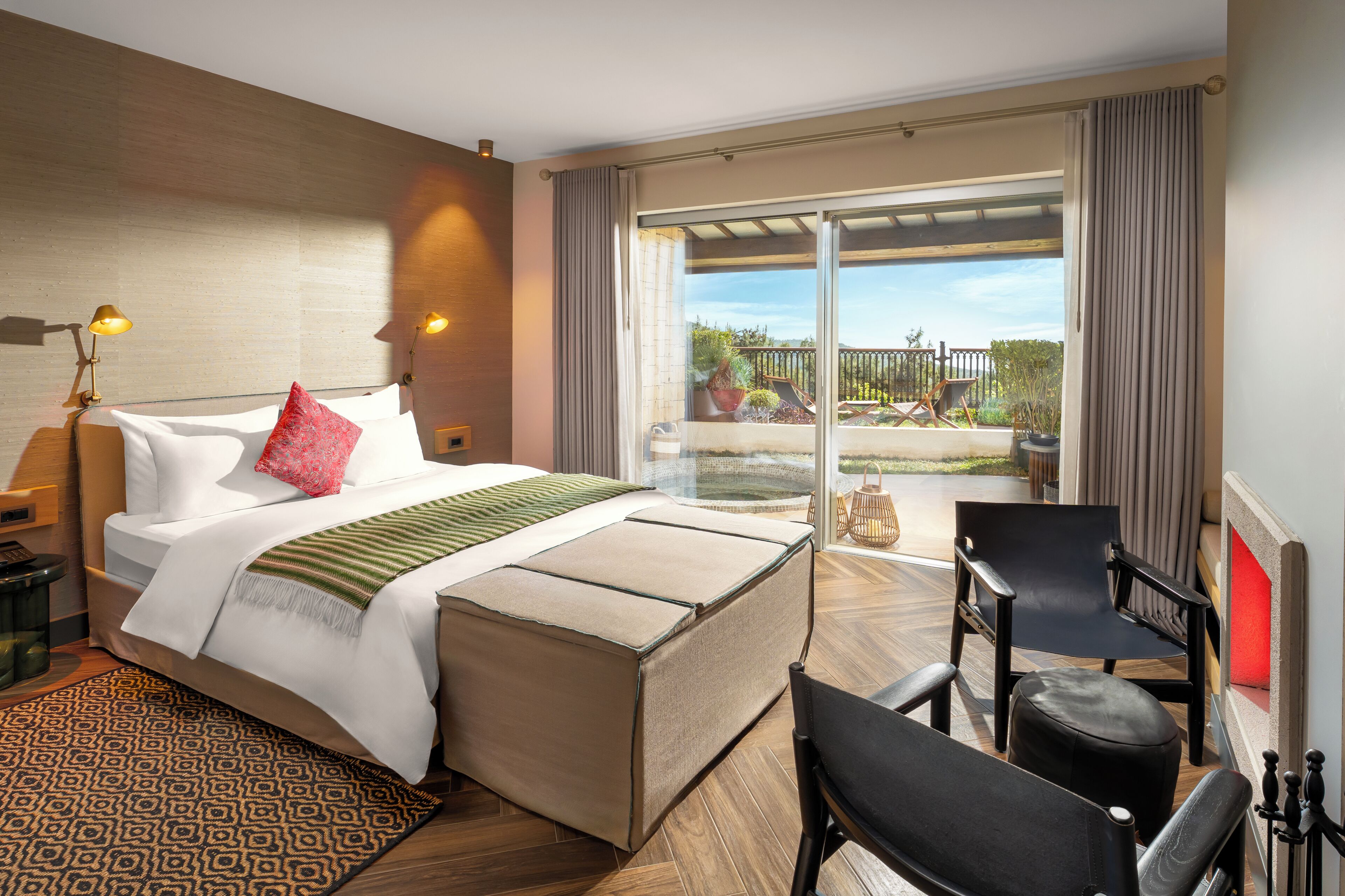 Deluxe Double Room, Non Smoking, Sea View | Desk, laptop workspace, soundproofing, free WiFi