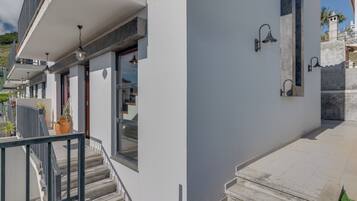 Casa familiar, vistes parcials al mar | Exterior