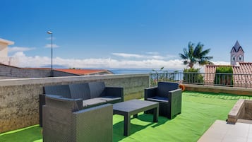 Casa familiar, vistes parcials al mar | Terrassa o pati