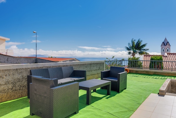 Family House, Partial Sea View | Terrace/patio - Andrade's Villa by HRM (Santa Cruz)