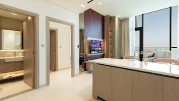 Deluxe Apartment, Balcony, City View | Private kitchen | Espresso maker, coffee/tea maker, electric kettle, highchair