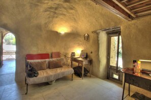 Interior - La Borie - house with pool - quiet (Gordes)
