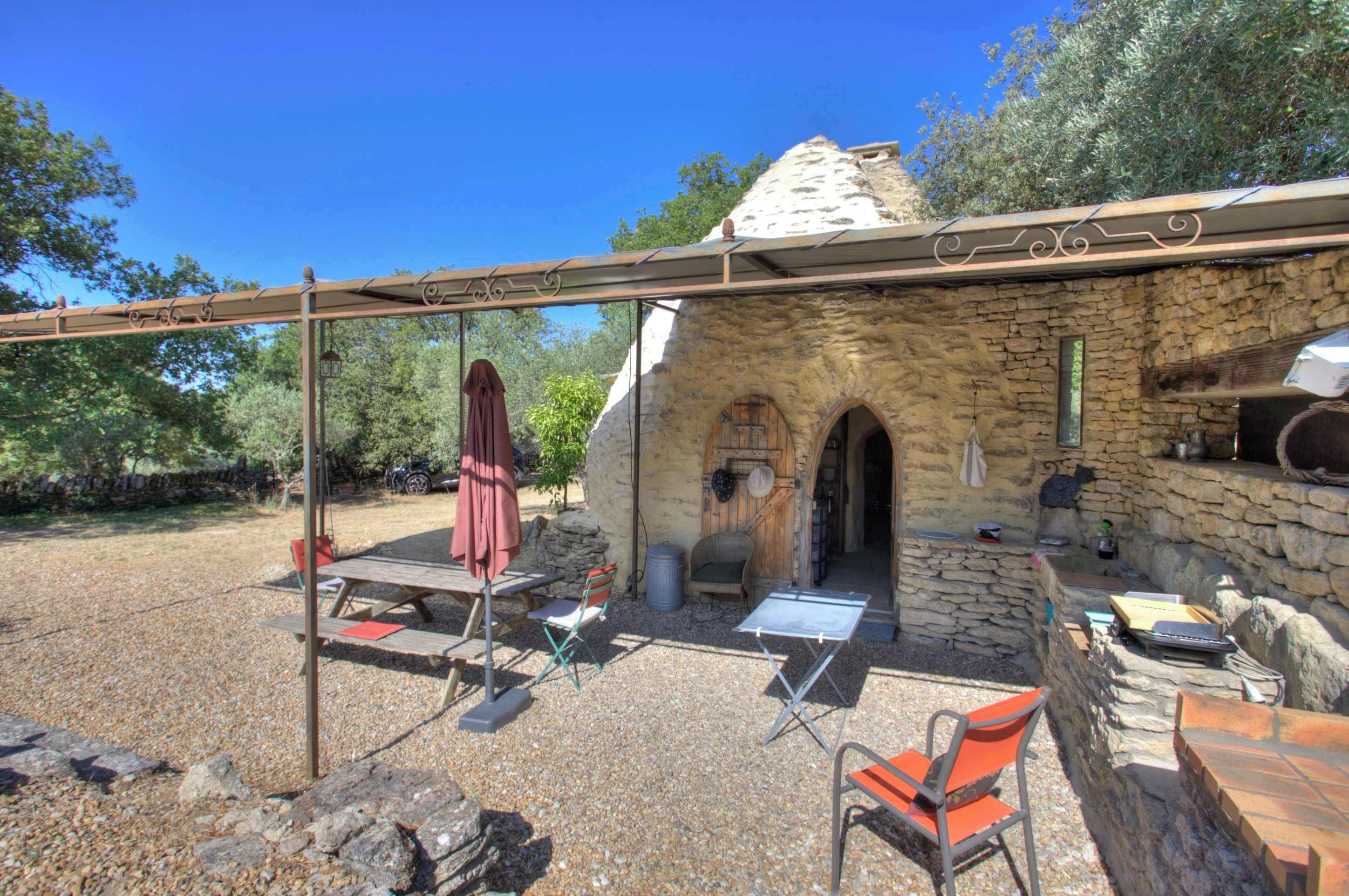 屋外ダイニングエリア