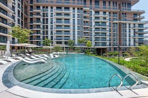 Pool - 2 Bedroom Apartment in the Heart of Dubai, City Walk (Dubai)