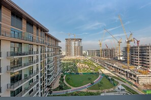 Exterior - 2 Bedroom Apartment in the Heart of Dubai, City Walk (Dubai)
