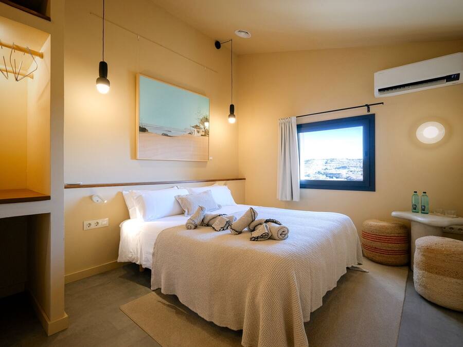 Deluxe Room, Garden View | Laptop workspace, WiFi (free)