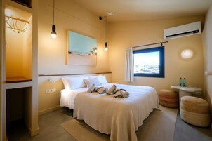 Habitación Deluxe, vistas al jardín | Espacio para trabajar con un portátil y wifi gratis