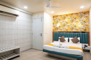 Signature Double Room | Free WiFi - The Opus Hotel (Kolkata)