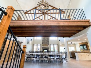 Dining - 6 bedrooms with Private Swim Spa (Branson)