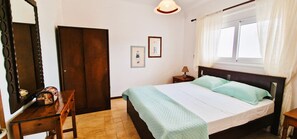 4 bedrooms, iron/ironing board, WiFi, bed sheets - Villa Dimitra Gennadi (RHODES)