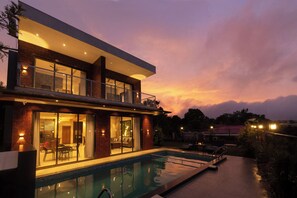 Front of property - Brick and beam (Mahabaleshwar)