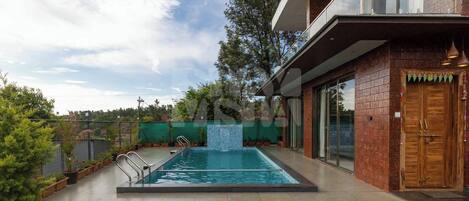 Villa | Pool | Seasonal outdoor pool