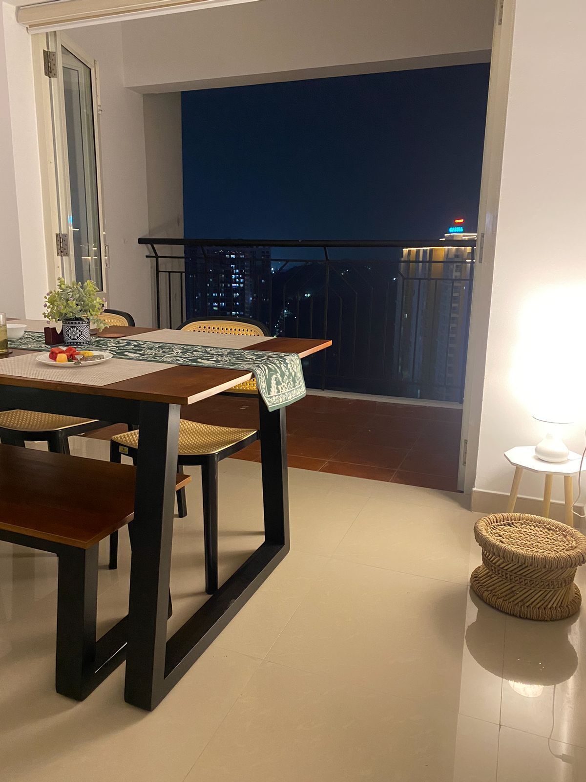 屋外ダイニングエリア