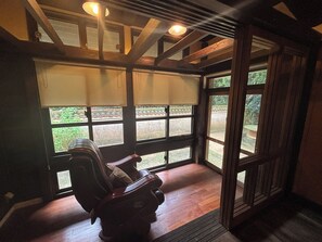 Interior - Family fun!　　Quiet rural space near city center by car｜Okinawa Old House Inn (石垣市)