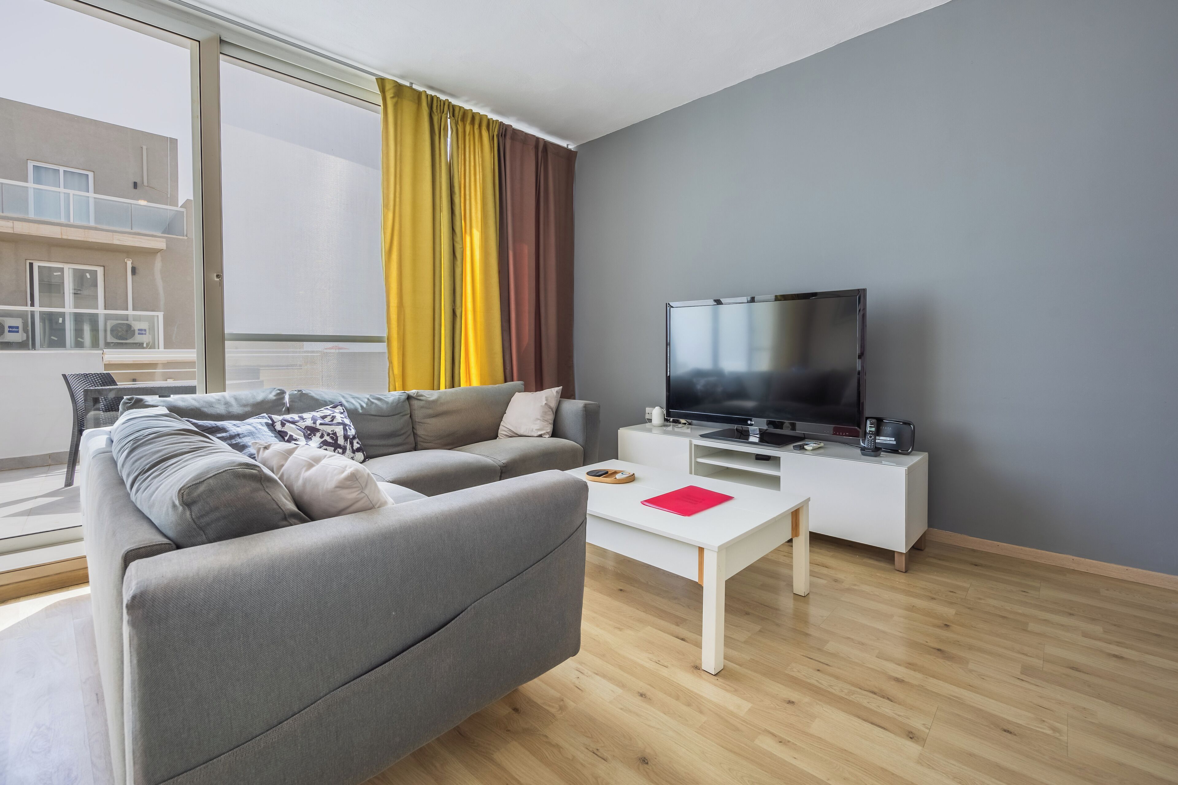 Penthouse, 2 Bedrooms, City View | Living area