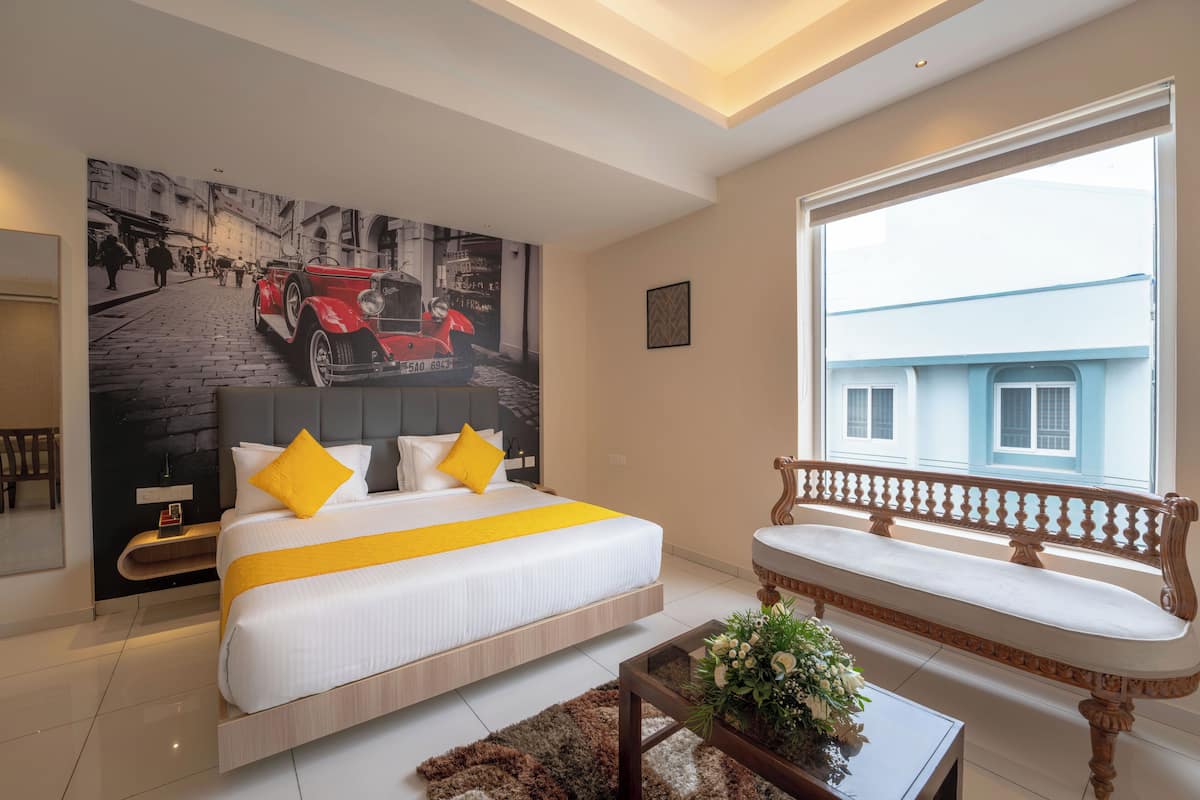 Luxury Double Room, Balcony, City View | In-room safe, laptop workspace, iron/ironing board, free WiFi